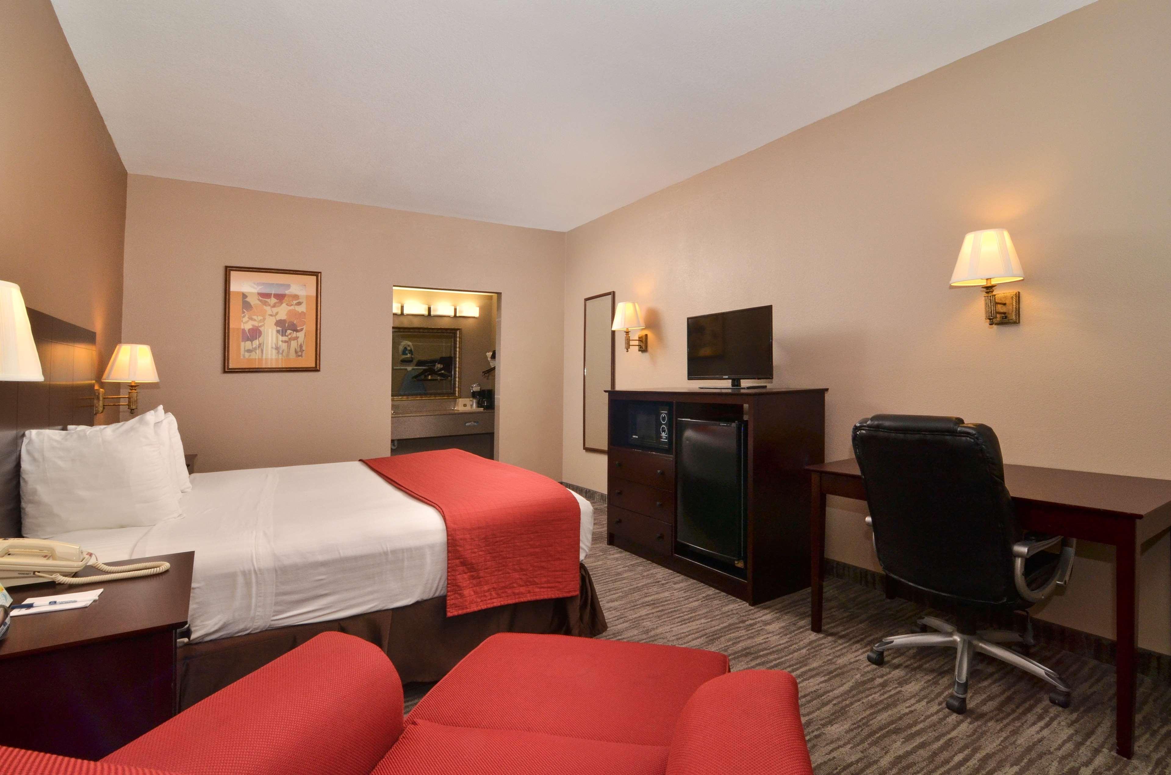 Best Western Dayton Inn & Suites Exterior photo