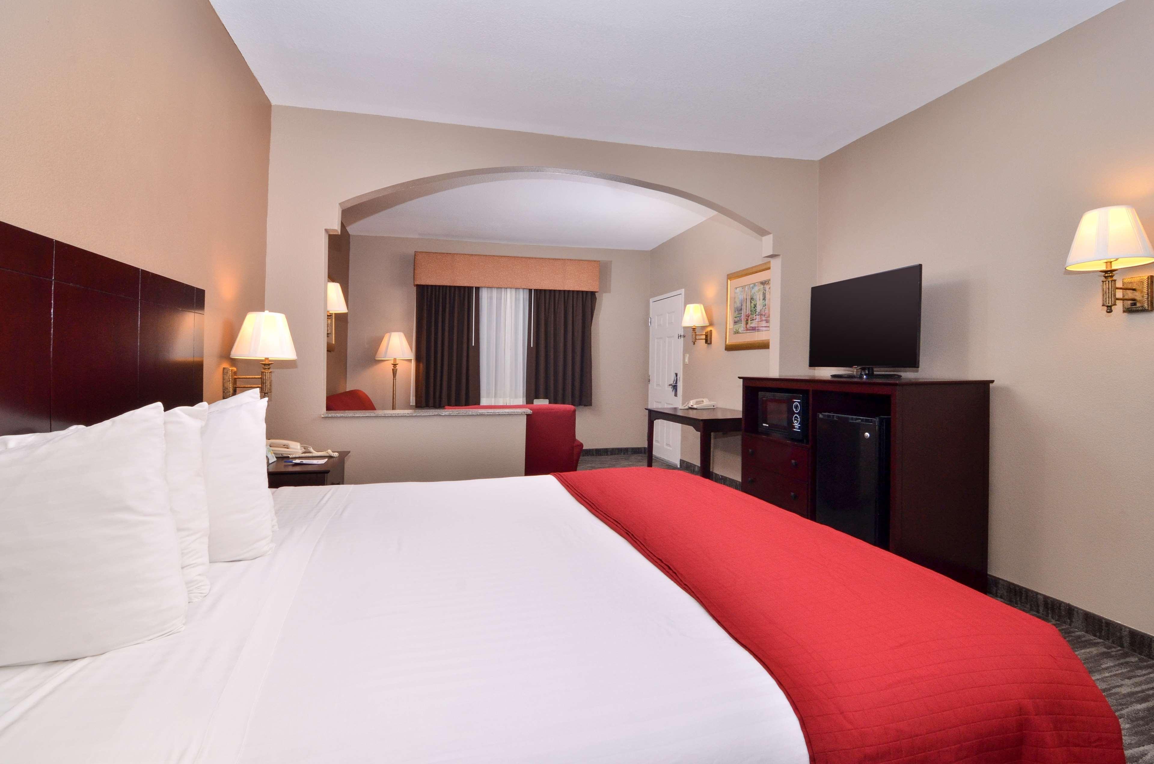 Best Western Dayton Inn & Suites Exterior photo